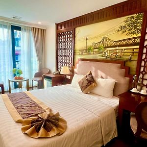 De La Soie Hotel & Travel